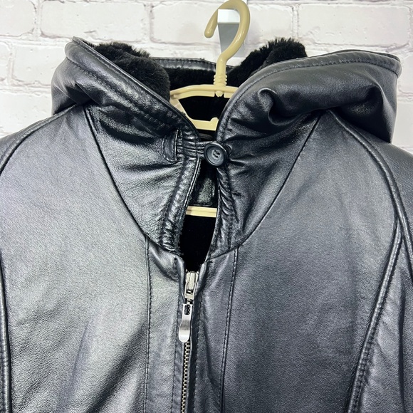 NWOT |•WILSONS LEATHER•| Heavy Plush Lined Black Leather Hooded Belted C - Picture 7 of 16
